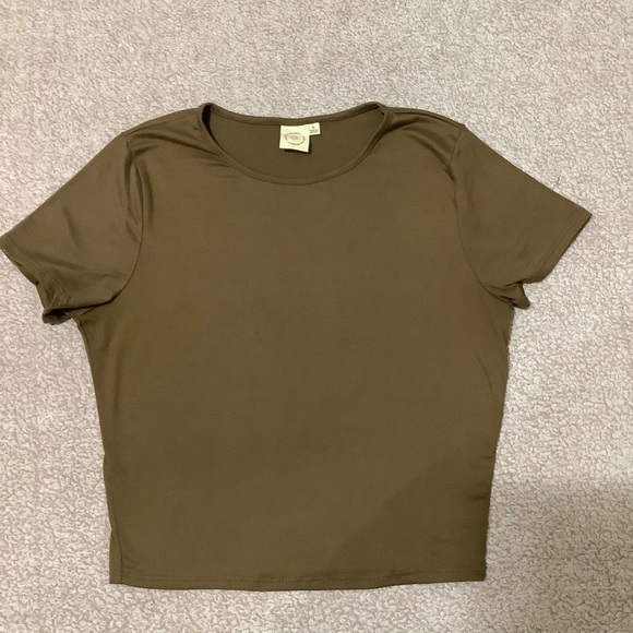 Tops - Brown crop‎ soft tee medium
